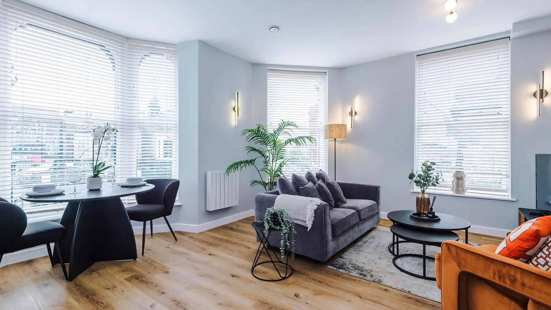Harrogate House Apt 1 - Cheltenham Parade View