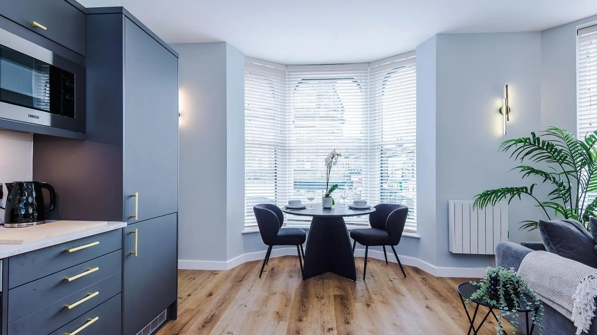 Harrogate House Apt 1 - Cheltenham Parade View Apartment