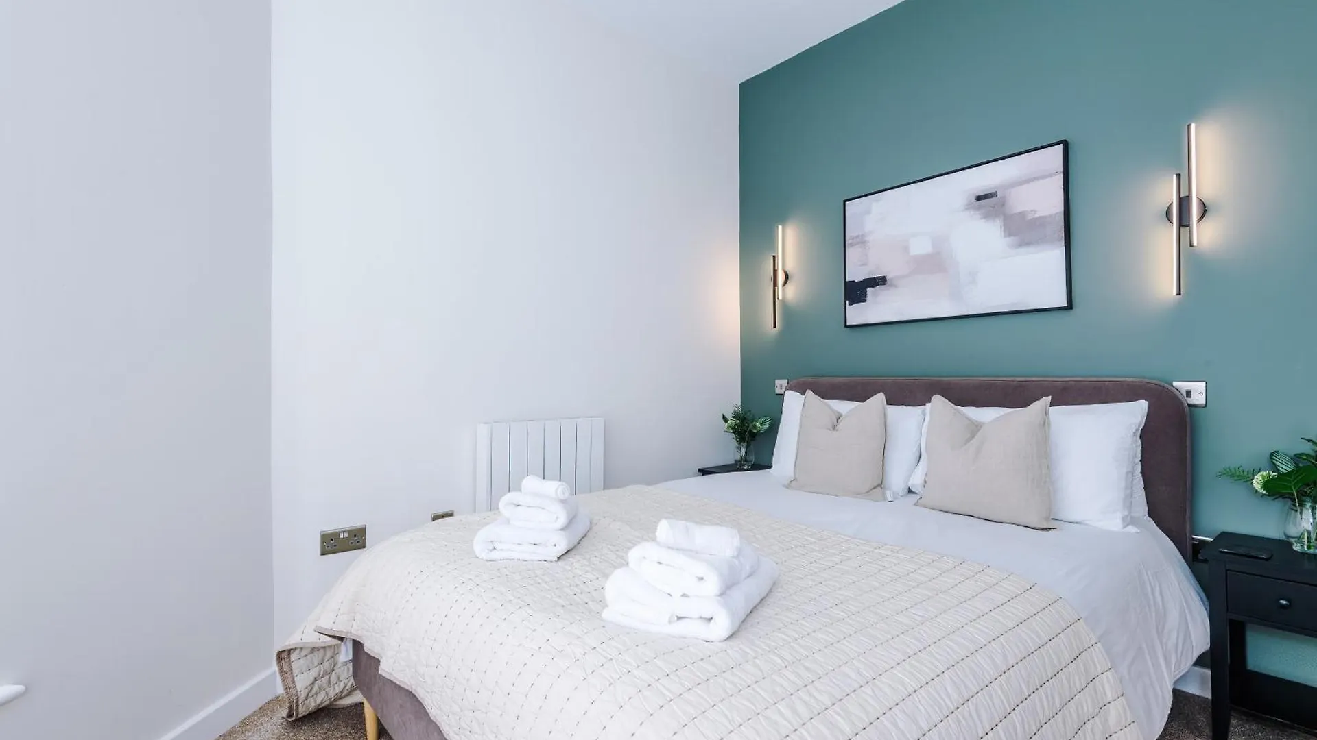 Harrogate House Apt 1 - Cheltenham Parade View 0*,  United Kingdom