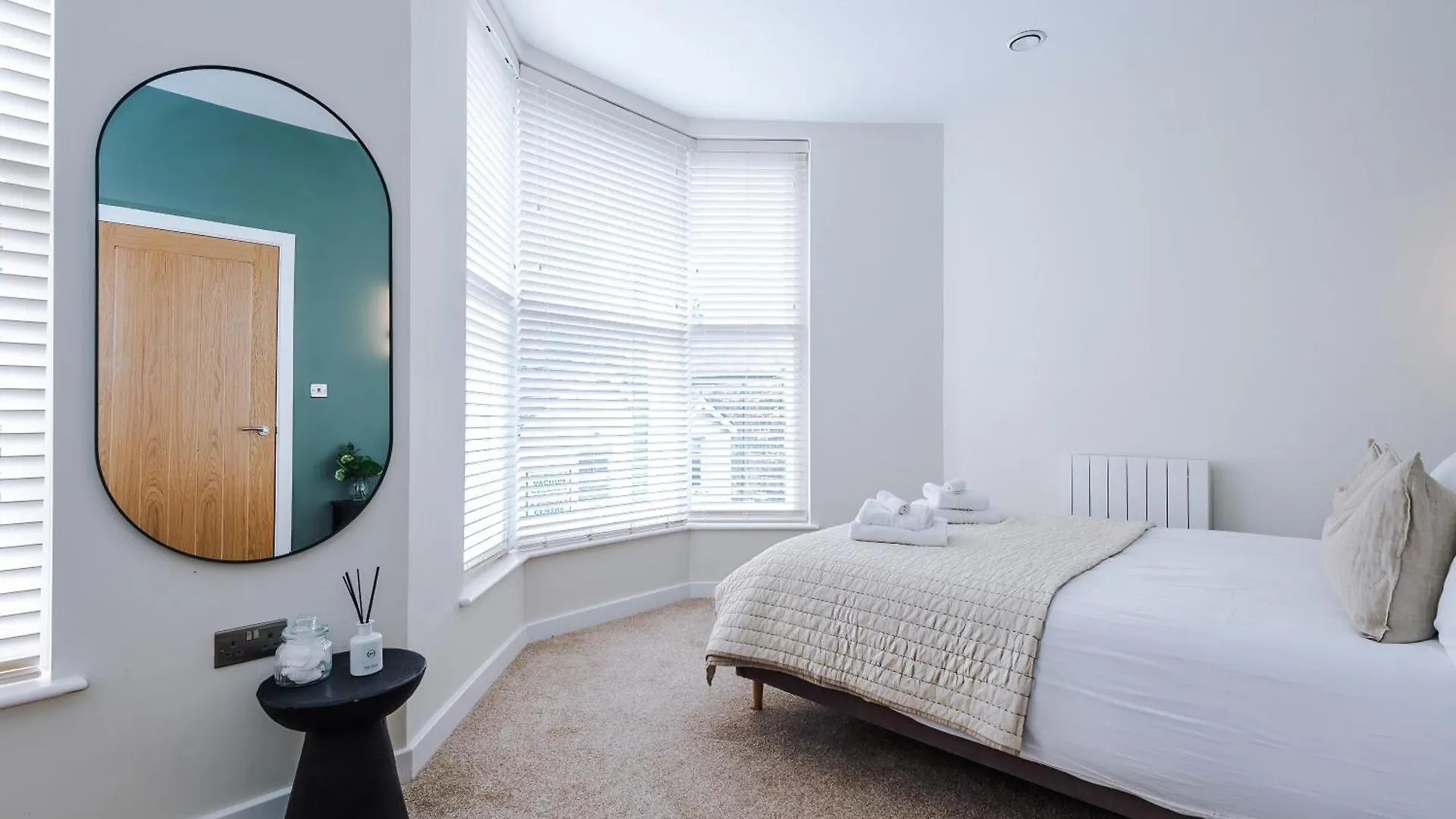 Harrogate House Apt 1 - Cheltenham Parade View 0*,  United Kingdom