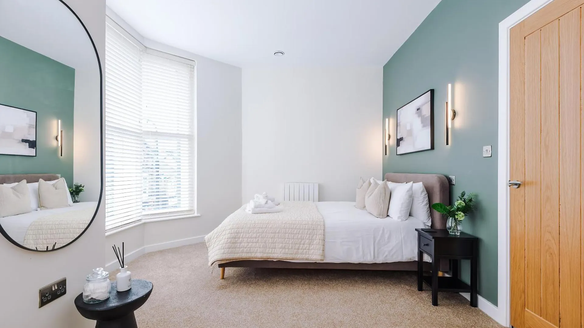Apartment Harrogate House Apt 1 - Cheltenham Parade View